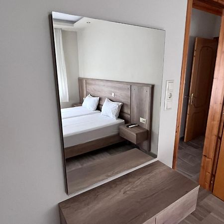 ניי פורי Hotel Filoxenia מראה חיצוני תמונה