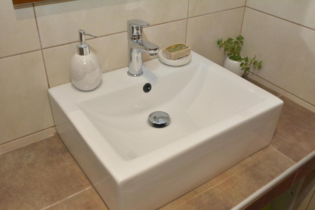 ניי פורי Hotel Filoxenia מראה חיצוני תמונה