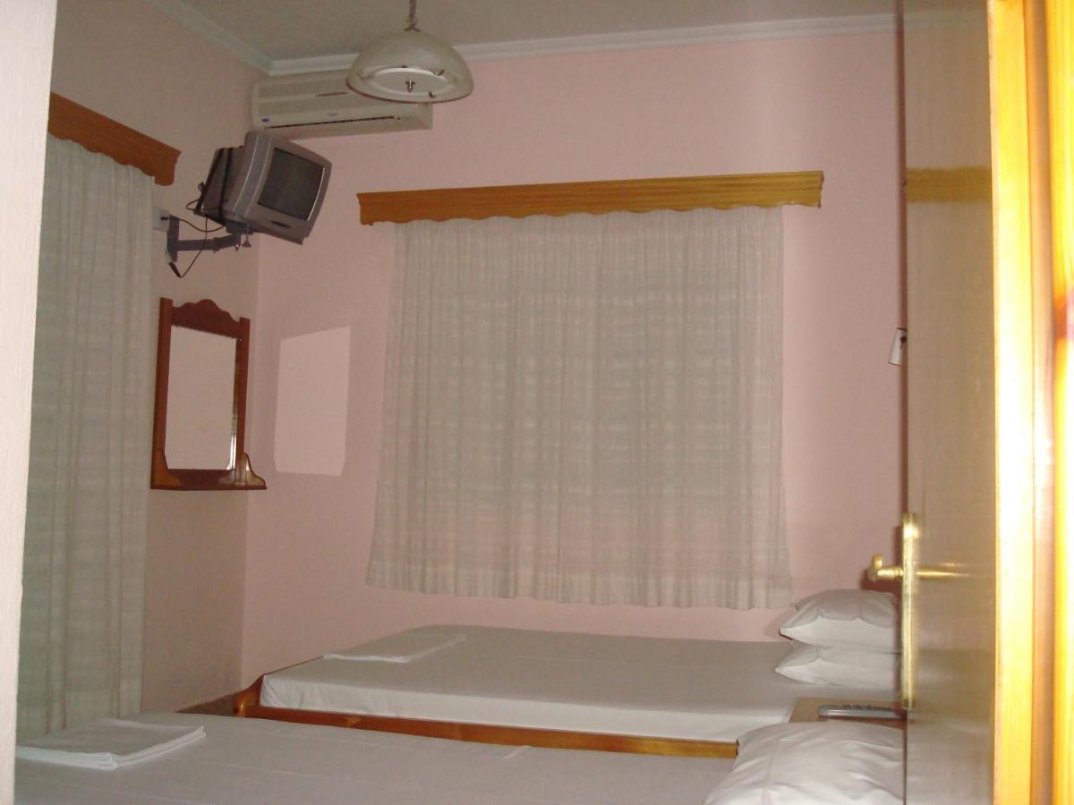 ניי פורי Hotel Filoxenia מראה חיצוני תמונה