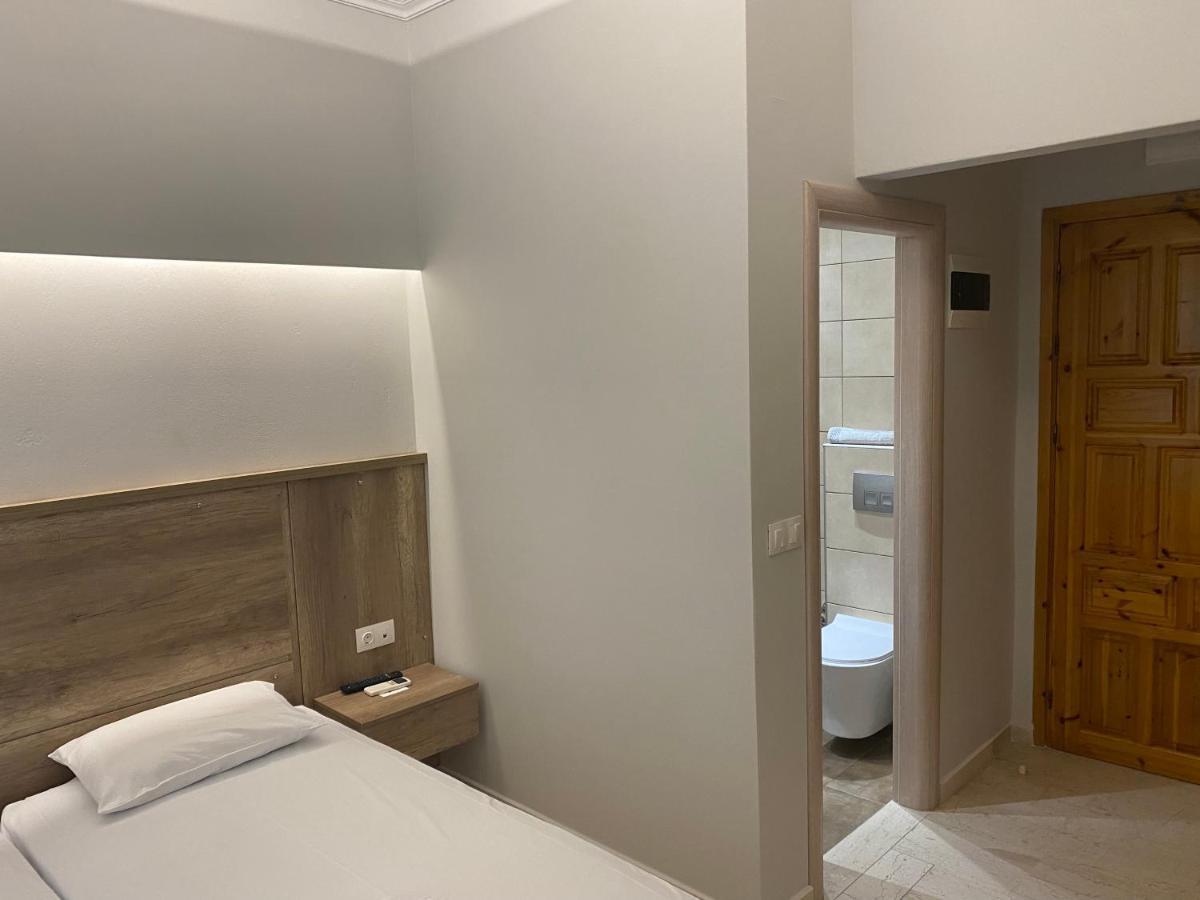 ניי פורי Hotel Filoxenia מראה חיצוני תמונה
